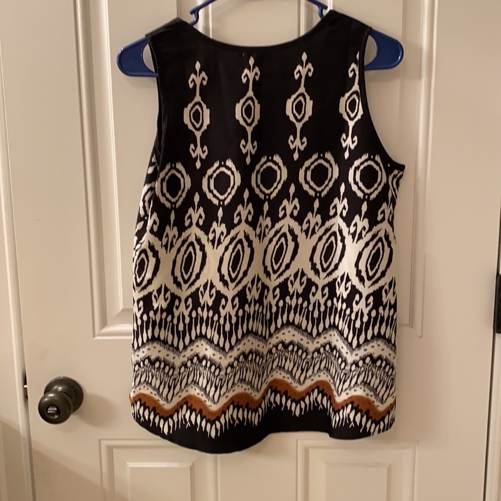 Women’s pull over top - Picture 3 of 3